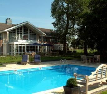 Landhotel De Ijsvogel Sint Nicolaasga ภายนอก รูปภาพ