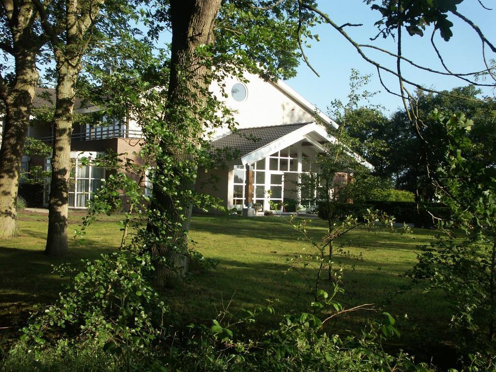 Landhotel De Ijsvogel Sint Nicolaasga ภายนอก รูปภาพ
